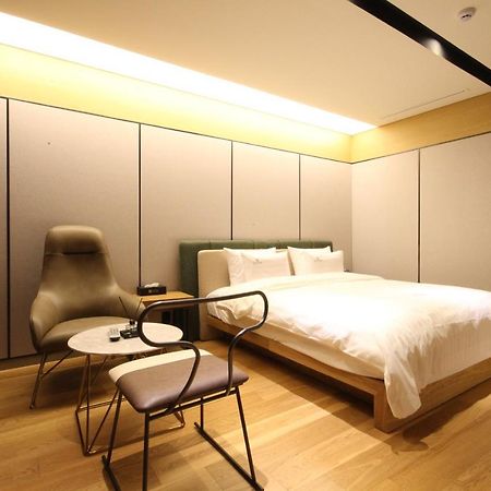Hotel Eco Stay Jeonju Bagian luar foto