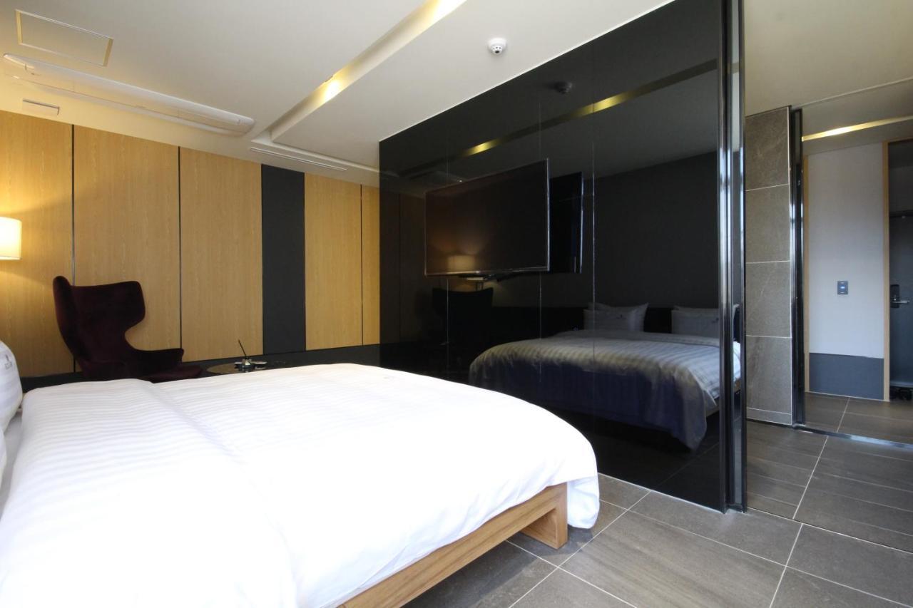 Hotel Eco Stay Jeonju Bagian luar foto