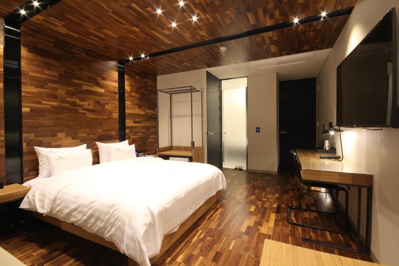 Hotel Eco Stay Jeonju Bagian luar foto