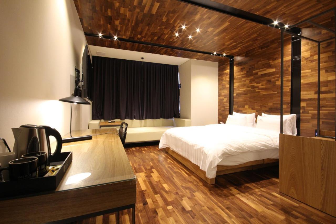 Hotel Eco Stay Jeonju Bagian luar foto