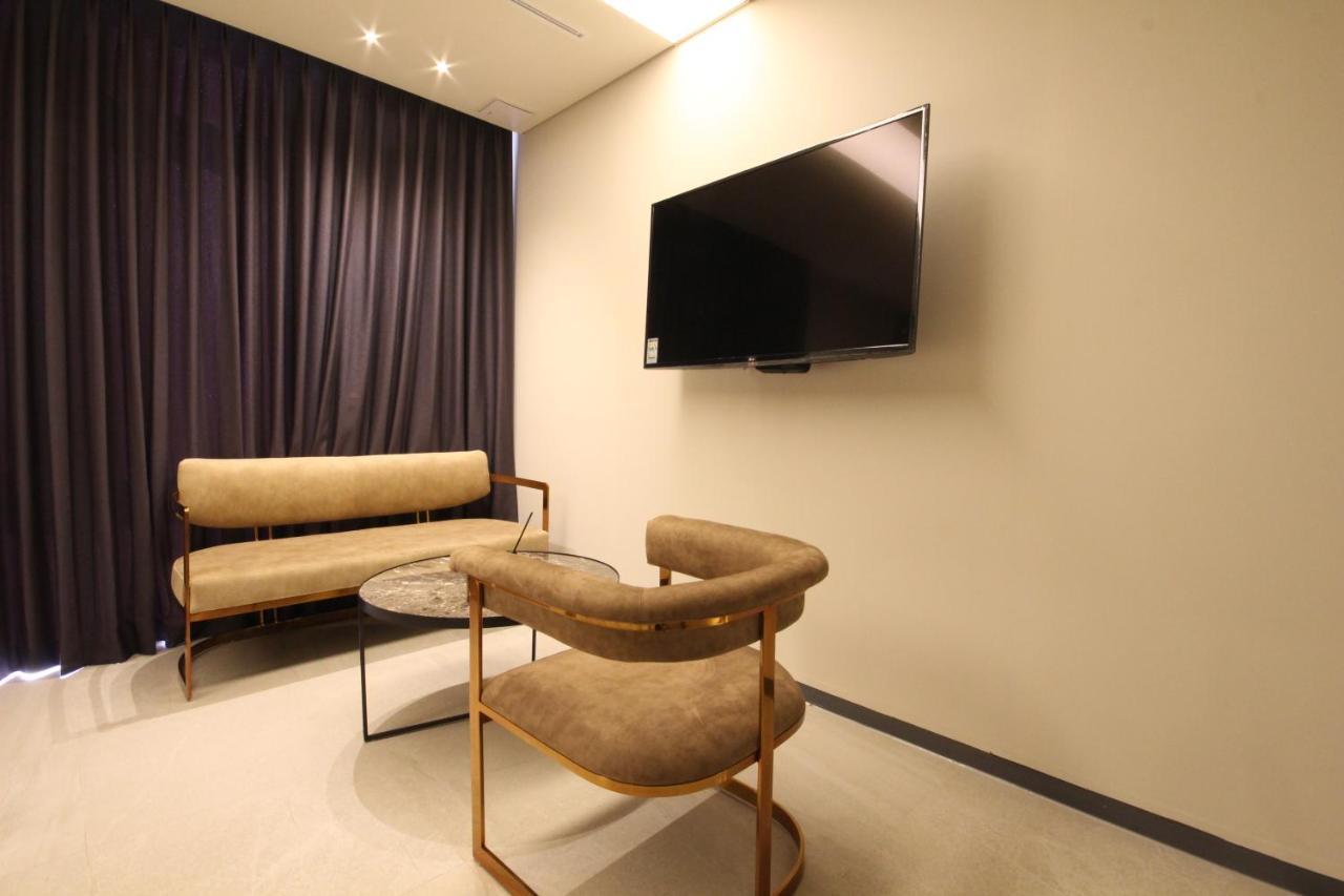 Hotel Eco Stay Jeonju Bagian luar foto