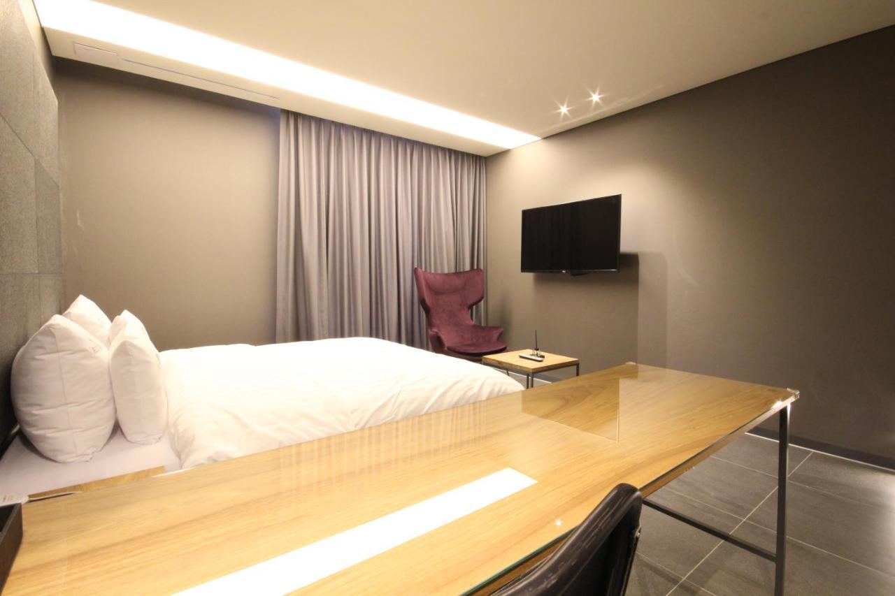 Hotel Eco Stay Jeonju Bagian luar foto