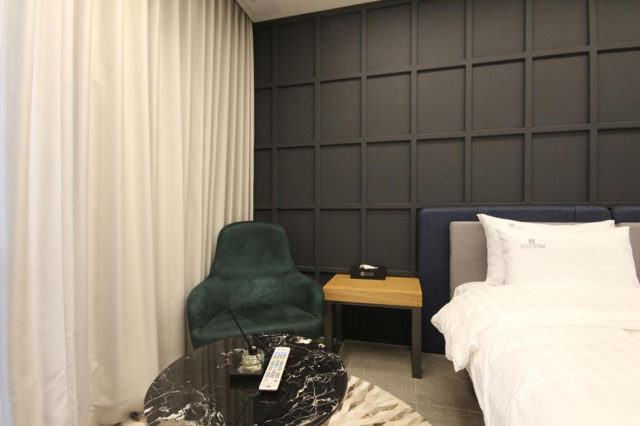 Hotel Eco Stay Jeonju Bagian luar foto