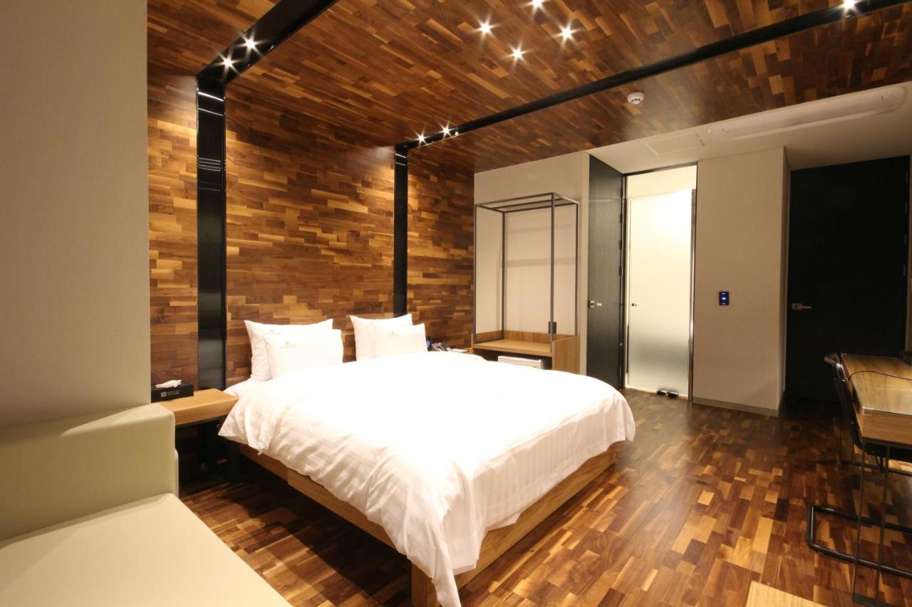Hotel Eco Stay Jeonju Bagian luar foto
