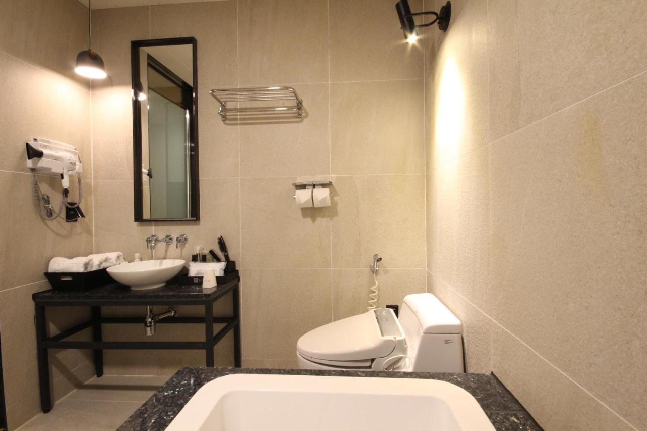 Hotel Eco Stay Jeonju Bagian luar foto